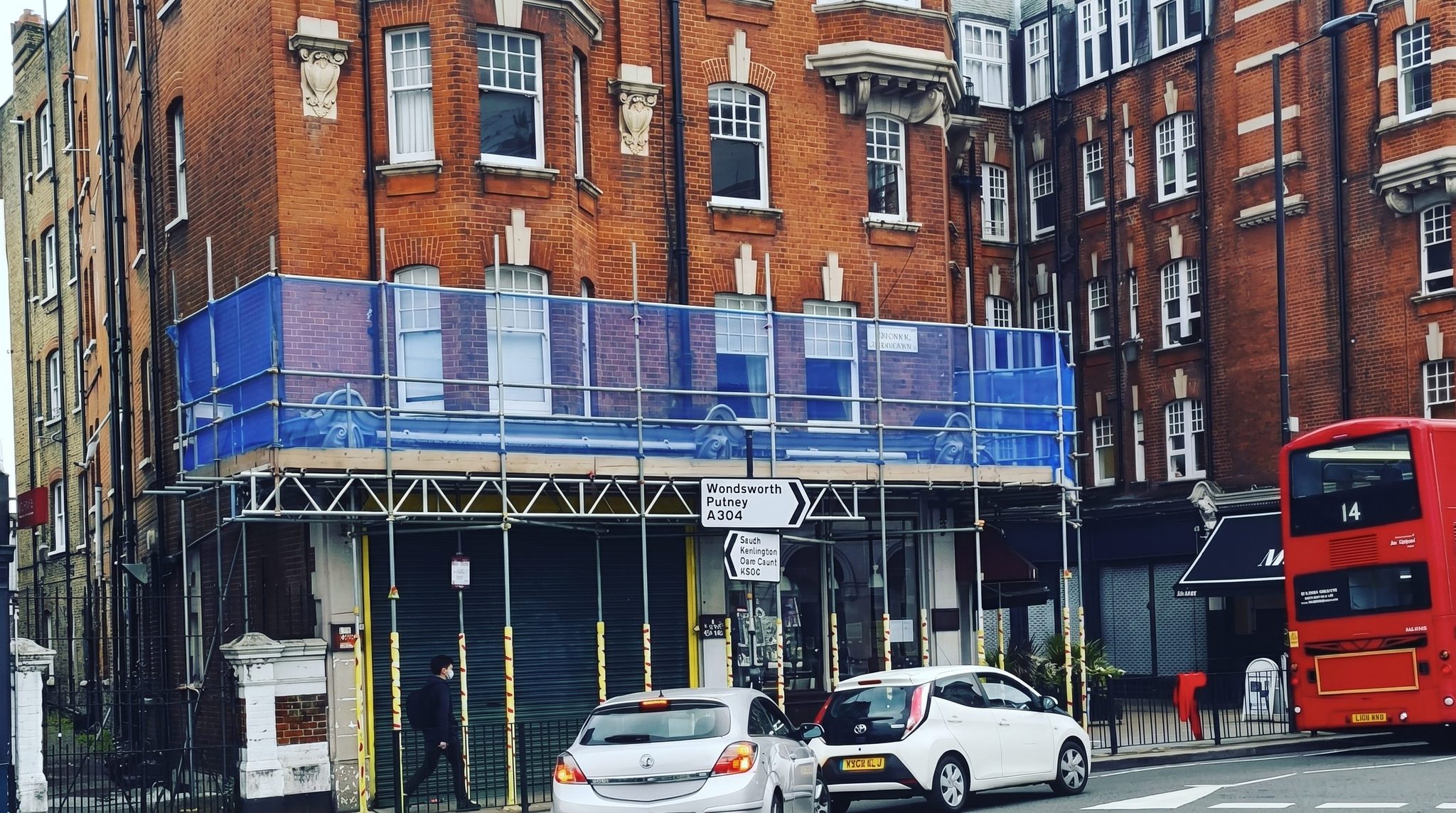 Edge protection scaffolding, London
